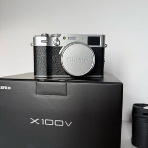 Fujifilm x100v